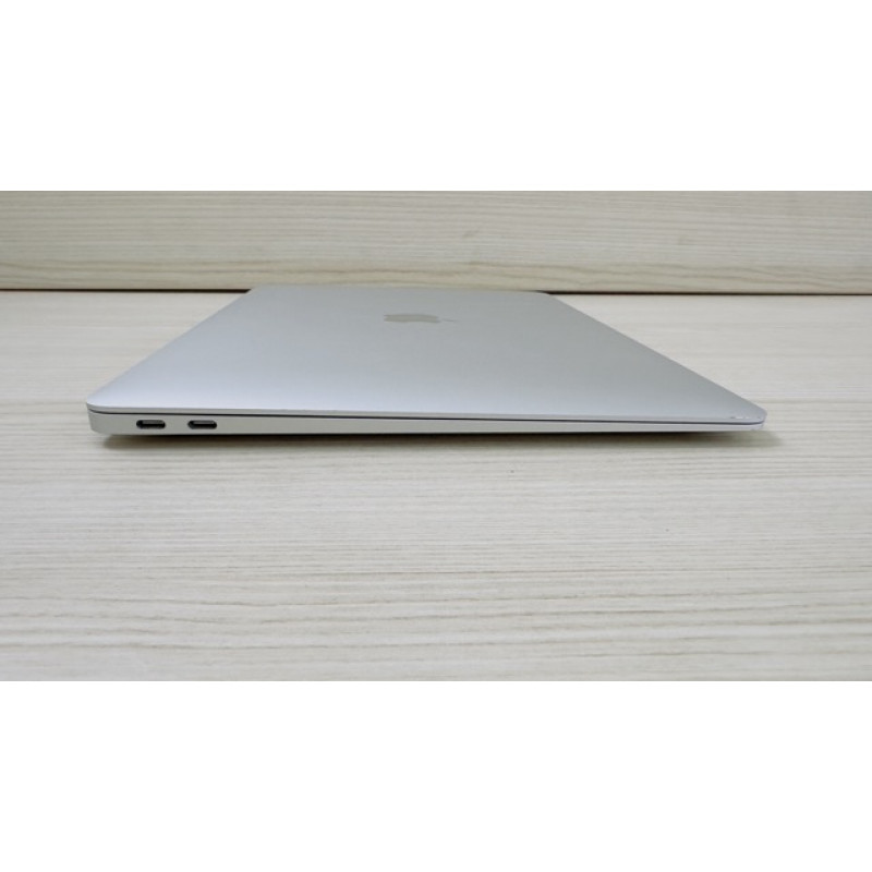 MacBook Air 2018 Silver i5 1.6ghz 16/256